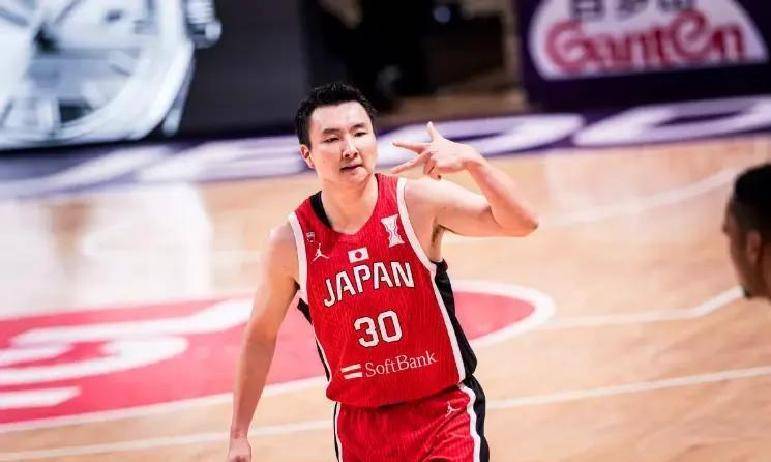 勇士不断突破！，阿扎伦卡连续十五场比赛得分超过晋级下一阶段引发球迷热议-九游体育官网